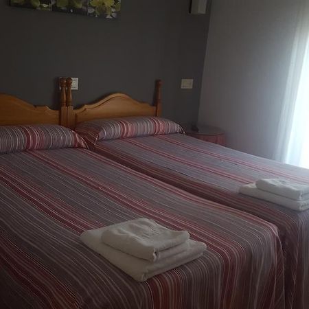 Hostal La Tablada Navaleno Eksteriør billede