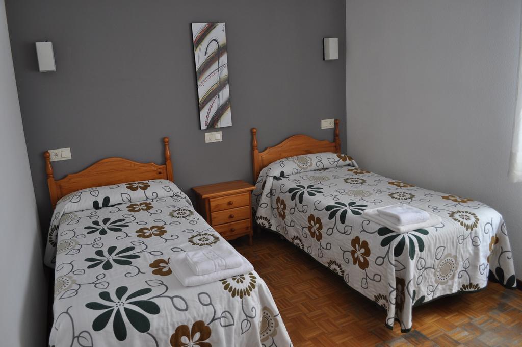 Hostal La Tablada Navaleno Værelse billede
