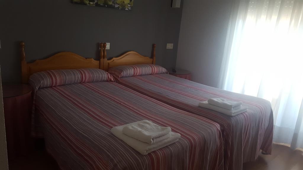 Hostal La Tablada Navaleno Eksteriør billede